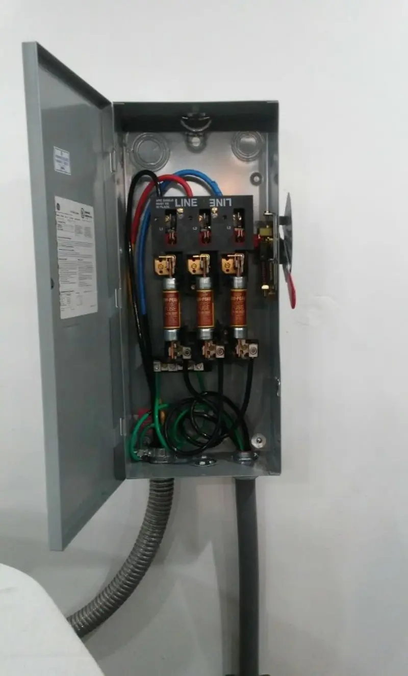 Three-phase disconnect switch installed for Smoke Detector Installation in Clarendon Hills